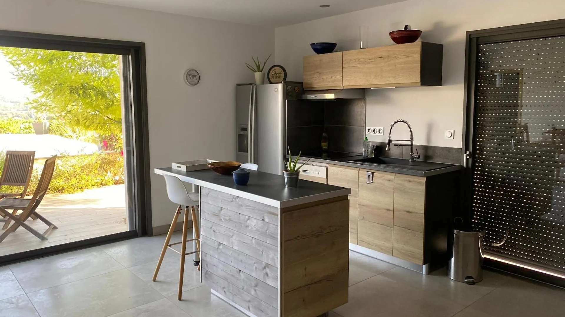 Studio Mimosa Crest 0*,  França